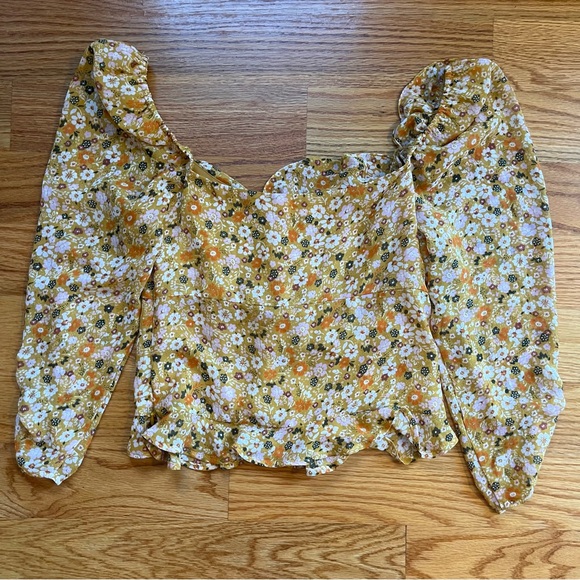 ASTR the label Ruched Puff Sleeve Sweetheart Ditsy Daisy Floral Top Size small - Picture 5 of 7